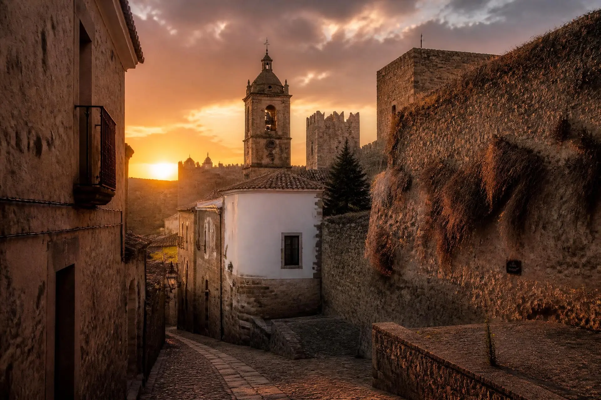 Casco histórico de Cáceres al atardecer